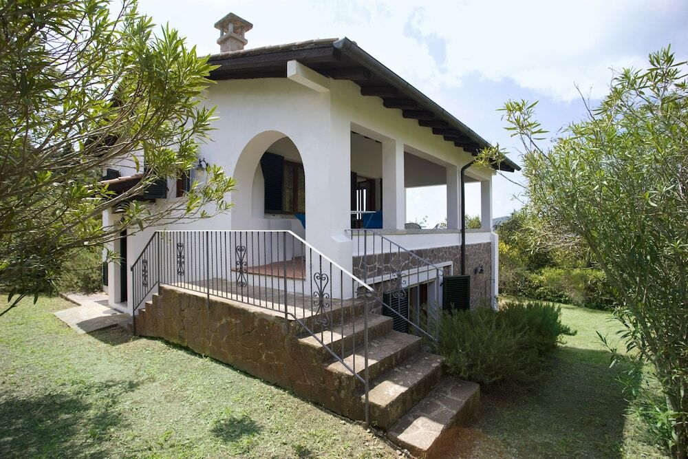 Villa Oleandro — 4-Star Luxury Hotel in Capoliveri, Italy