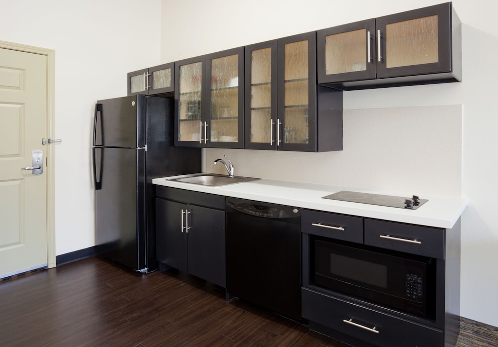 Candlewood Suites Dickinson ND by IHG - photo 14