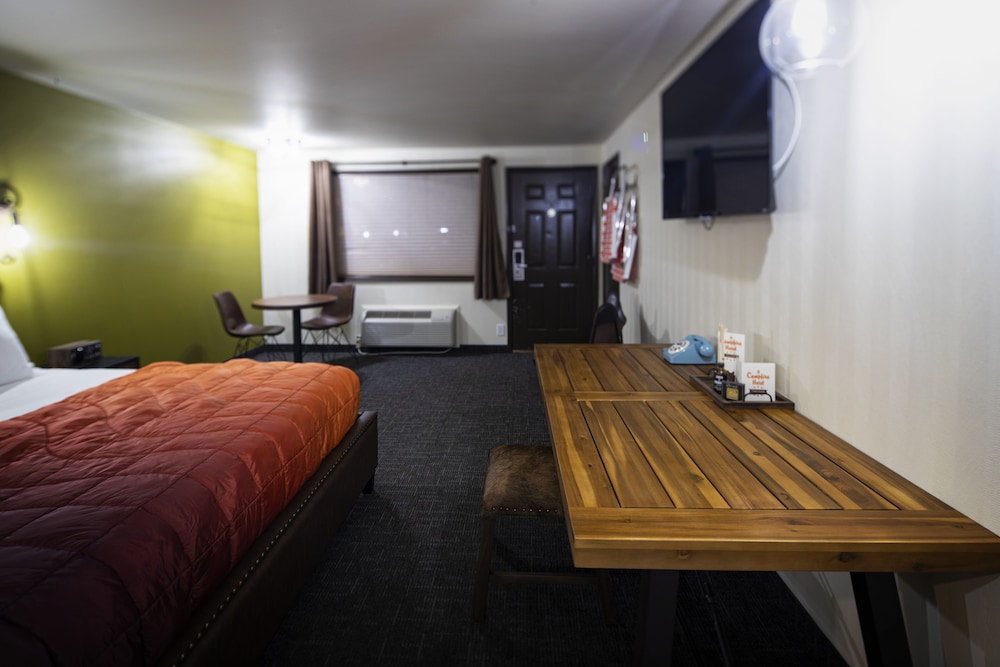 Campfire Hotel - photo 11