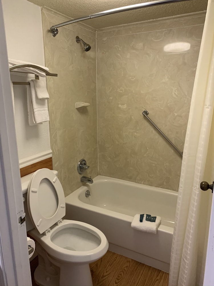 Hallmarc Inn & Suites of West Memphis - photo 8