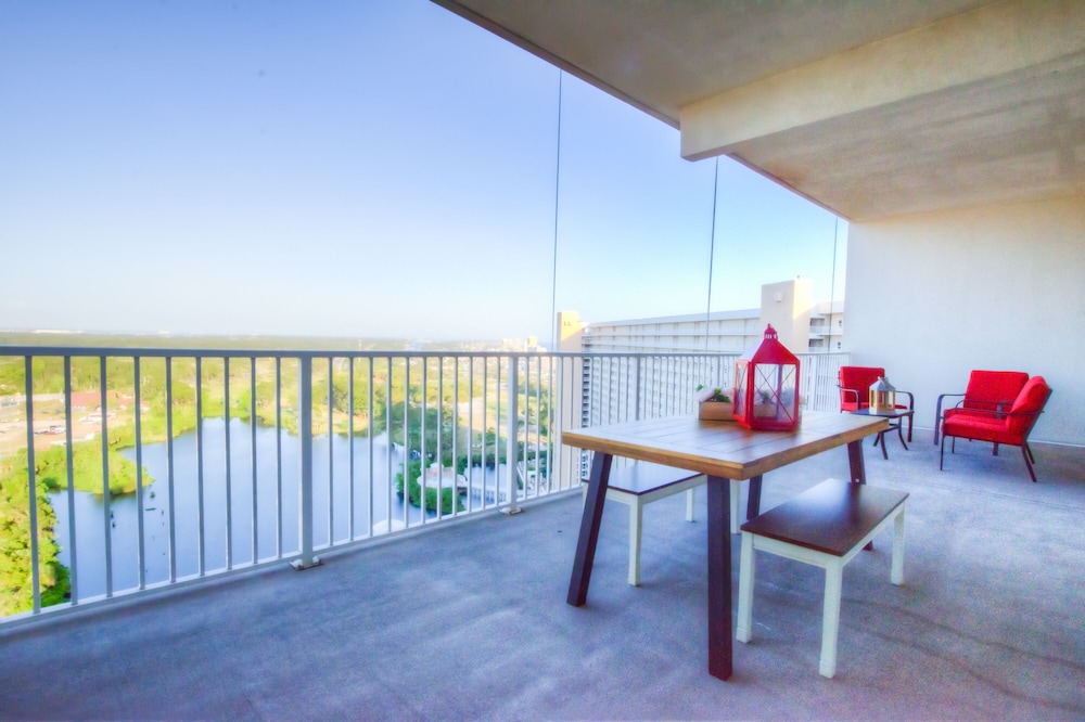 Laketown Wharf Resort by Aneliya's Rentals - photo 691