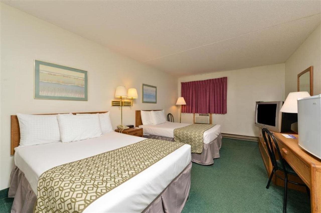 OYO Hotel Pipestone MN Canterbury Park - photo 14
