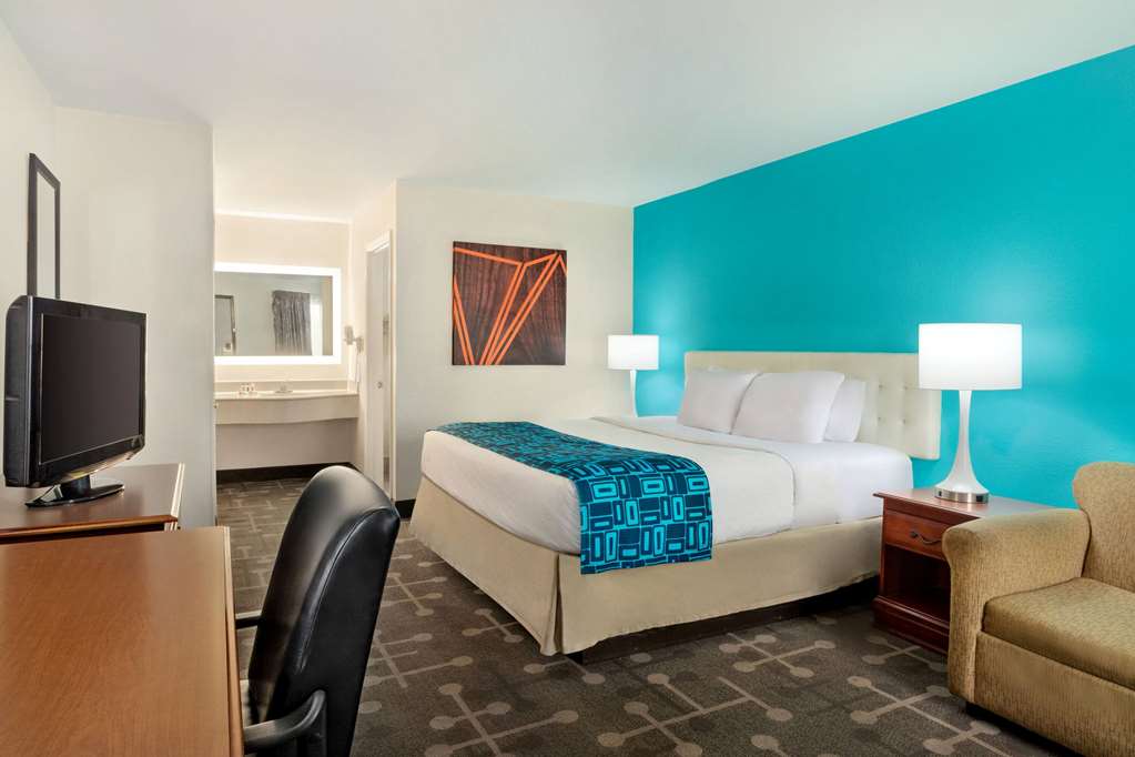 Howard Johnson by Wyndham Chattanooga Lookout Mountain I 24 - photo 13