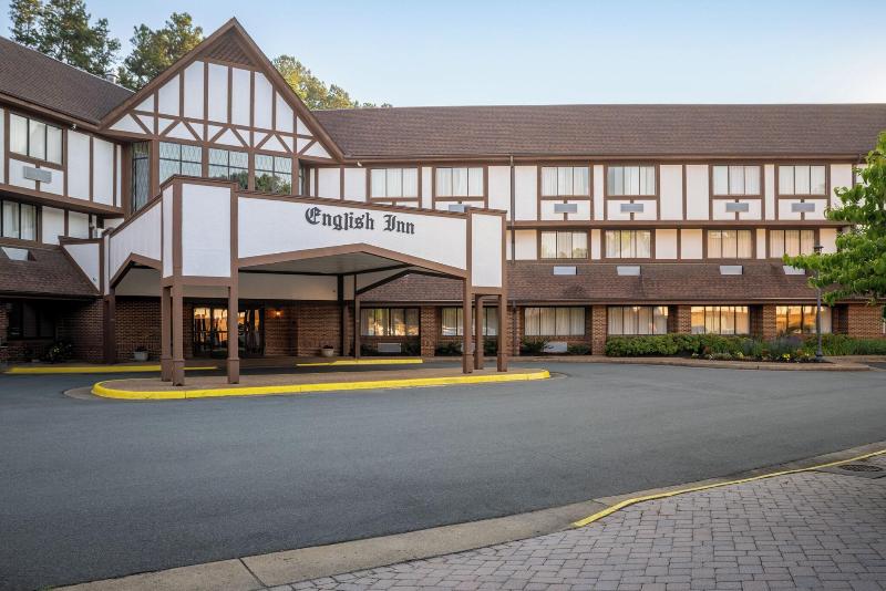 English Inn Of Charlottesville - photo 4