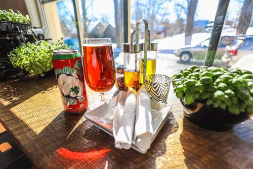 Amber Rose Inn — Halifax — photo 3