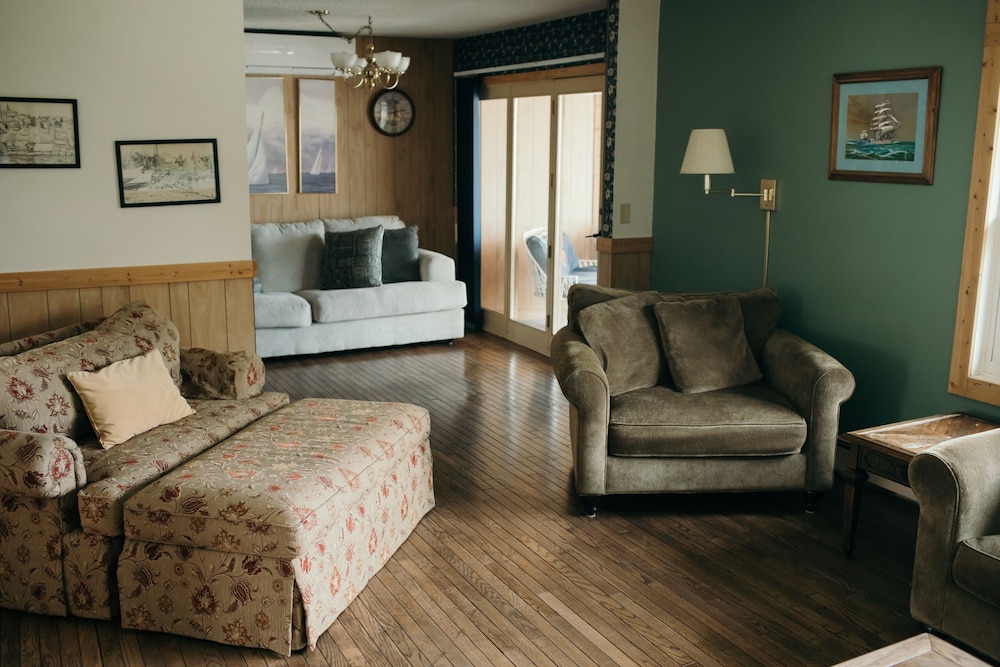 Seagull Bay Motel - photo 137