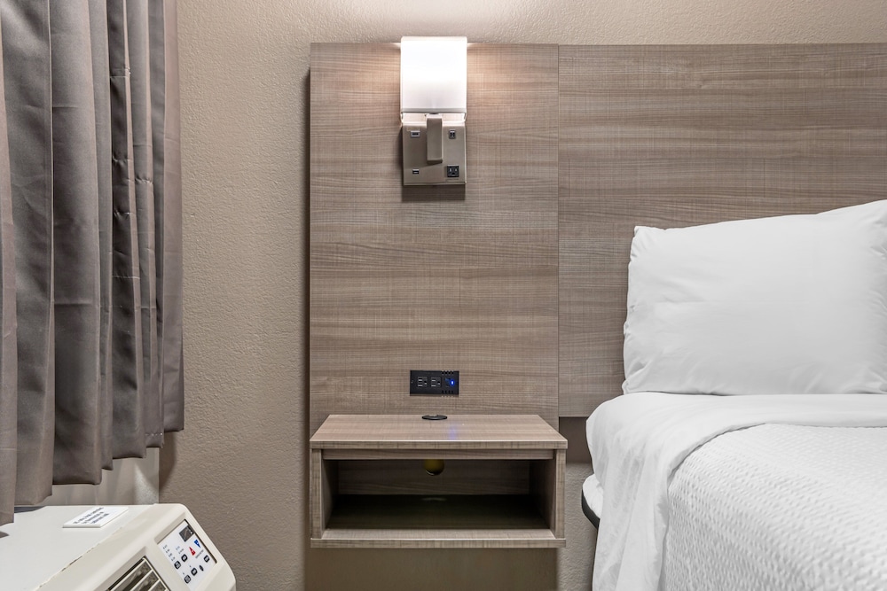 Red Roof Inn Greenville - photo 47