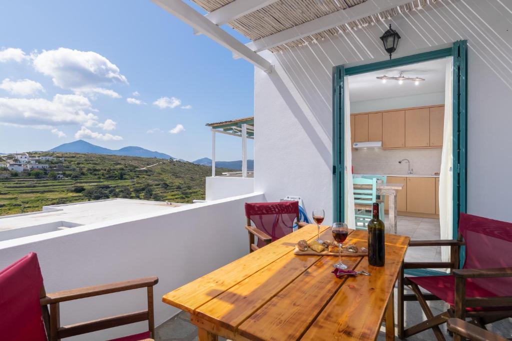 Zanart Maisonette II in Milos, Greece