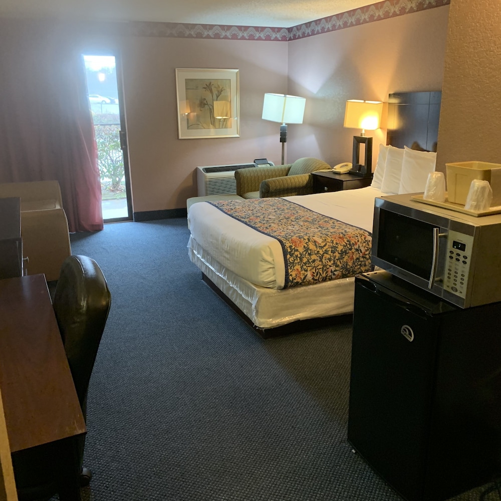 Lincoln Inn Express Hotel and Suites - photo 9
