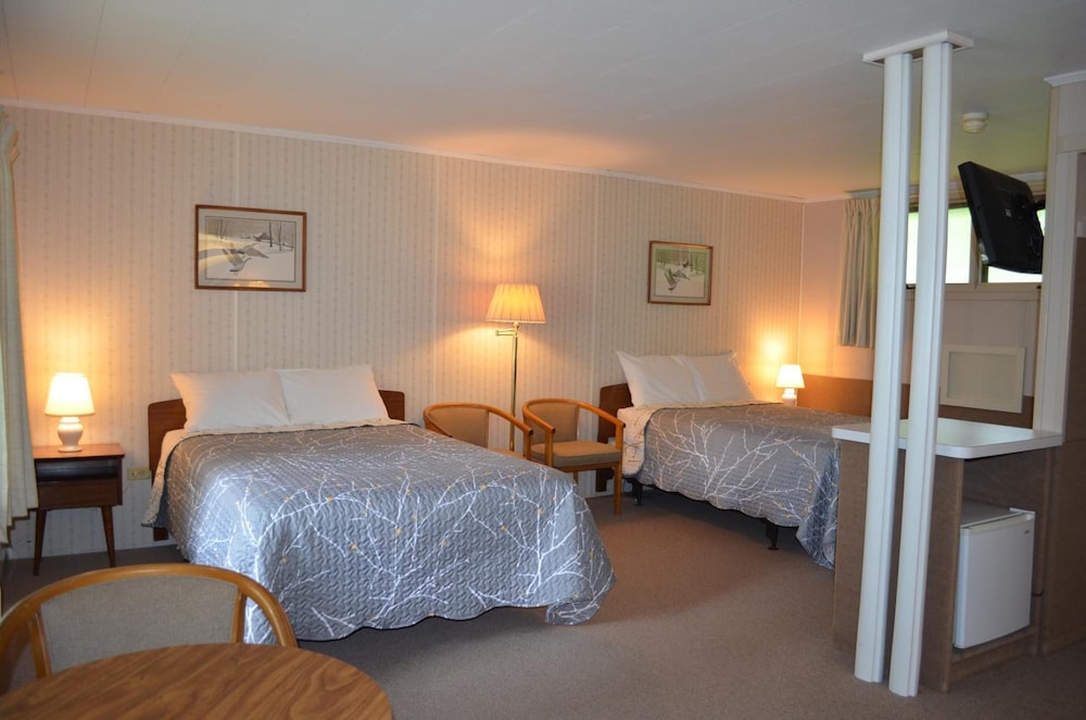 Mount Coolidge Motel - photo 12