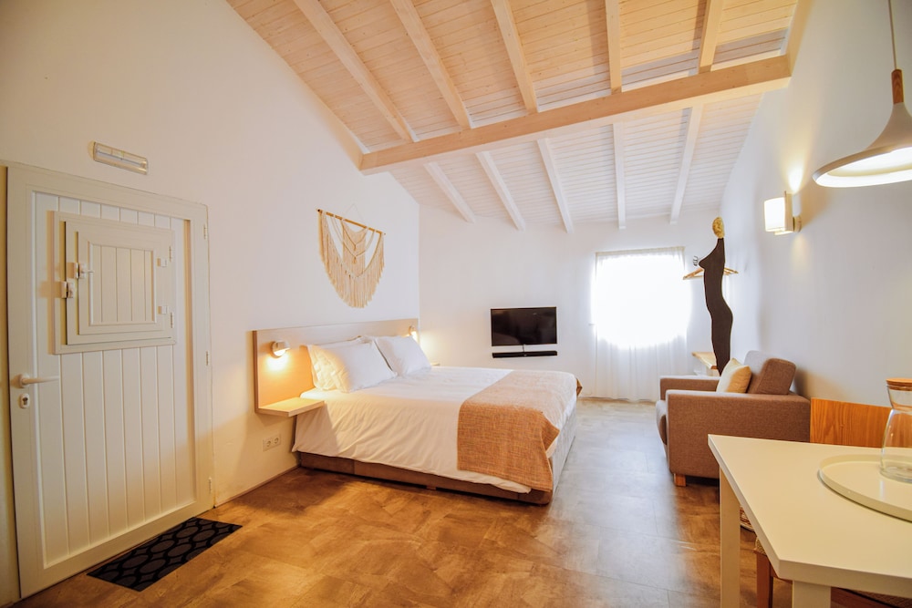 São Brás do Regedouro Turismo na Aldeia in Evora, Portugal