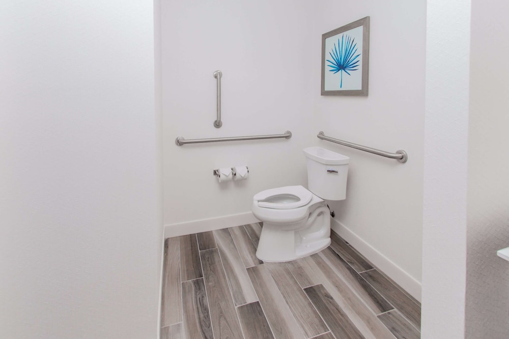 Hampton Inn & Suites Panama City Beach Beachfront - photo 65