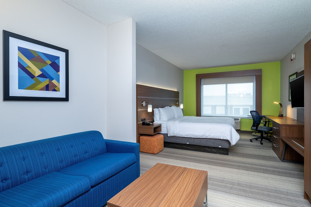 Holiday Inn Express Hotel & Suites Woodbridge by IHG - photo 20