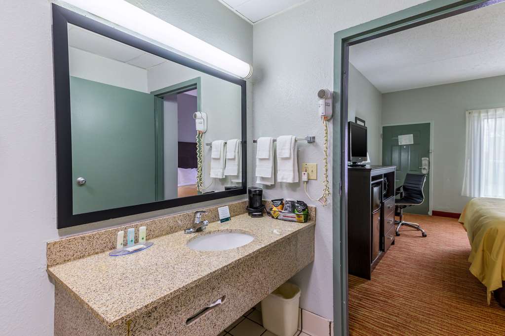 Quality Inn Goodlettsville - photo 20