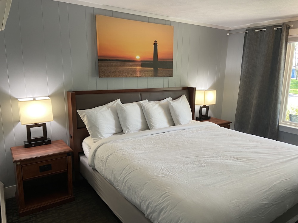 Elk Rapids Lakeshore Inn - photo 3