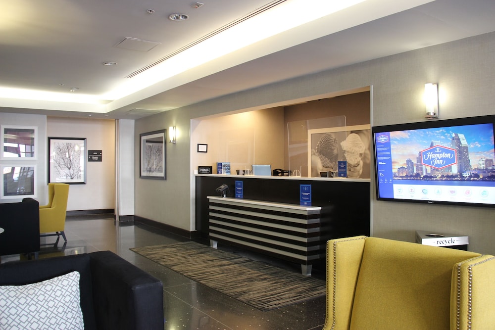 Hampton Inn San Diego Downtown - photo 3
