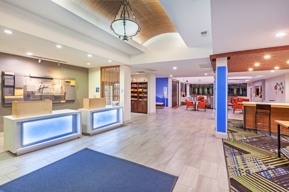 Holiday Inn Express Hotel & Suites Orange by IHG - photo 38