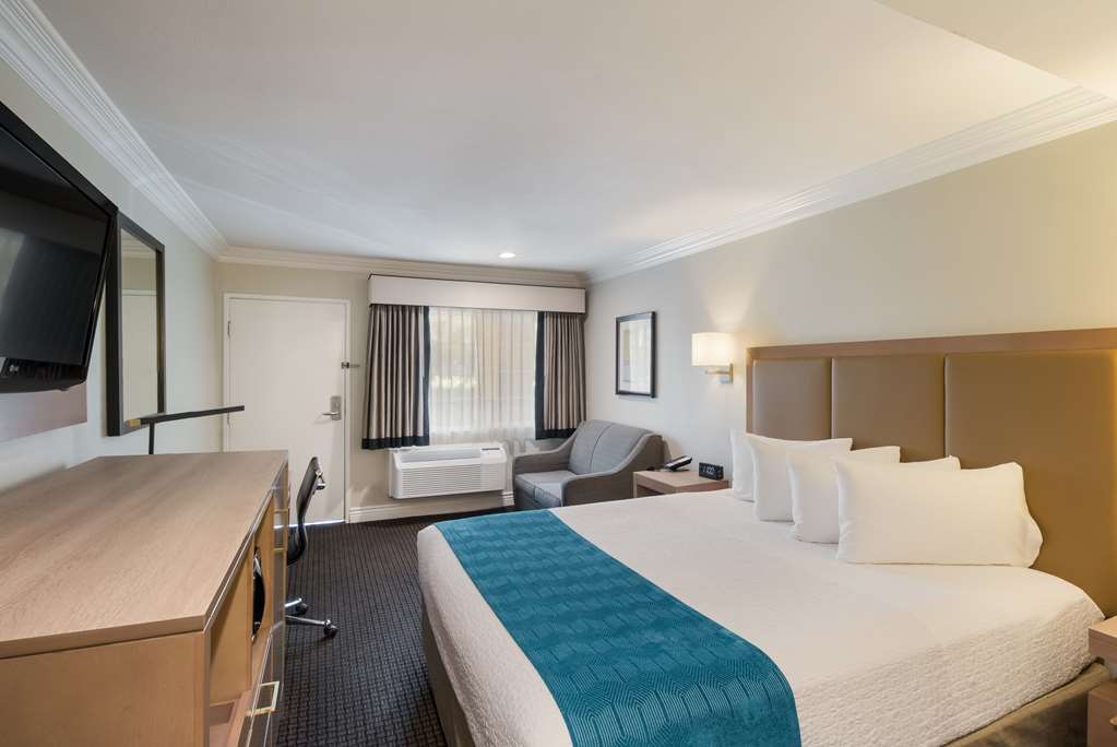 Best Western Woodland Hills Inn - photo 17