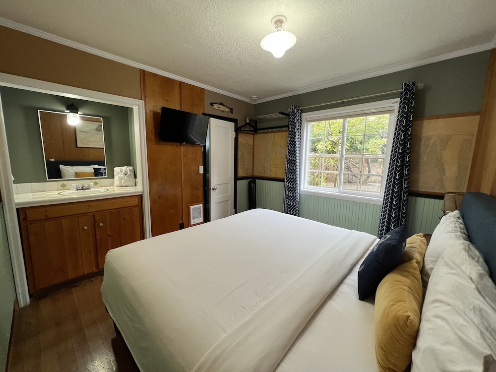 Anchor Inn Resort - photo 20