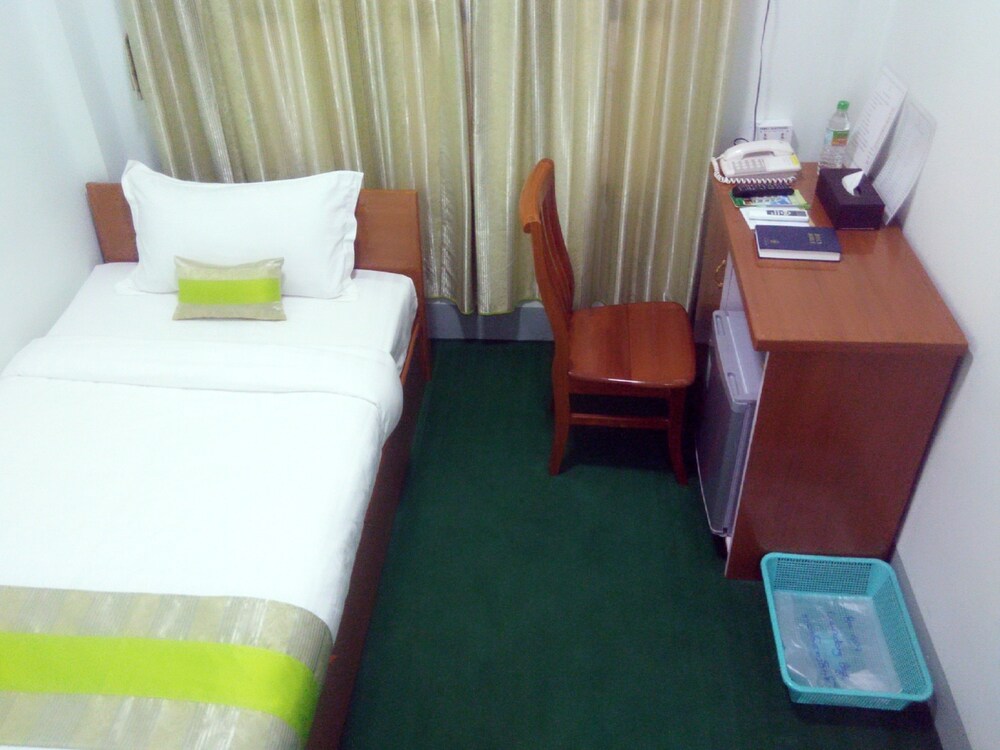 Green Days Inn - last minute hotel in Mandalay