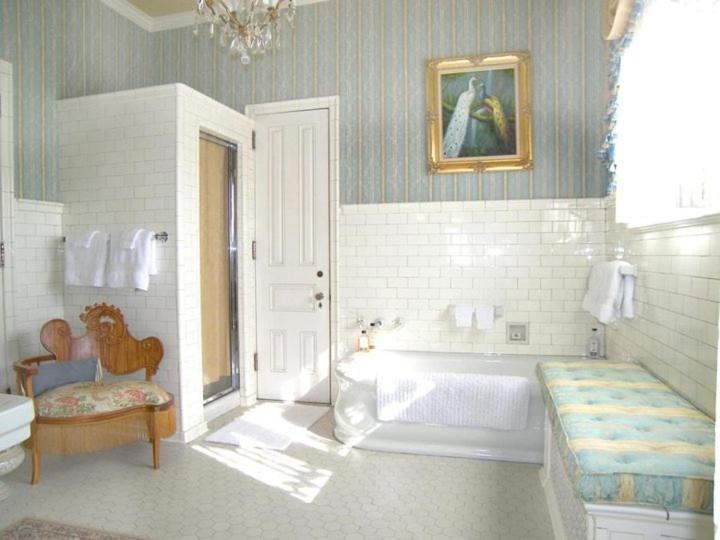 Alexander Mansion Bed and Breakfast - photo 43