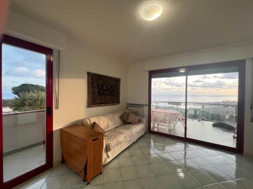 TerrazzaVistaMare Piscina CampoDaTennis — 4-Star Luxury Hotel in San Remo, Italy