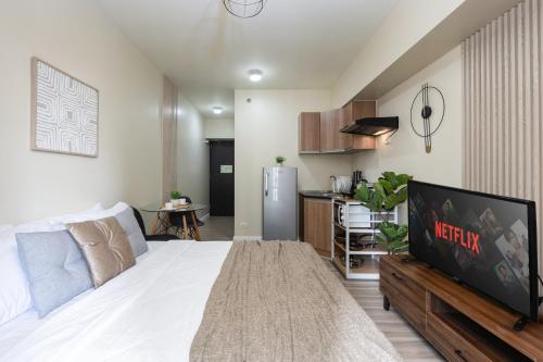 Furnished Studio in Avida Towers Riala Cebu IT Park with Pool Fast WiFi Netflix and More