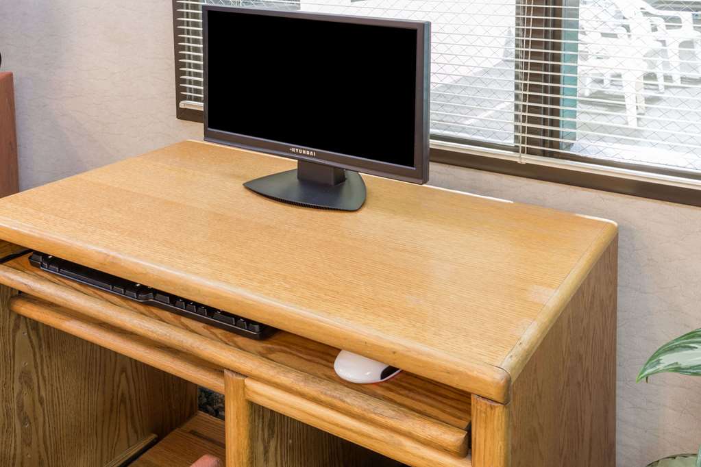 Travelodge Suites by Wyndham Newberg - photo 48