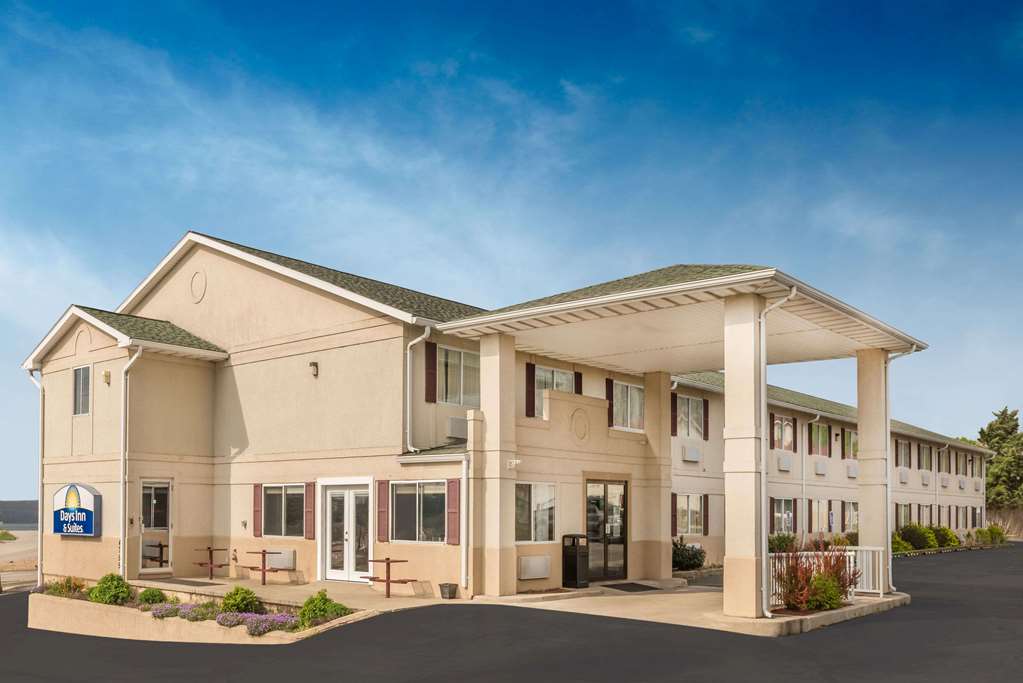 Days Inn by Wyndham Osage Beach Lake of the Ozarks — hotel in Osage Beach