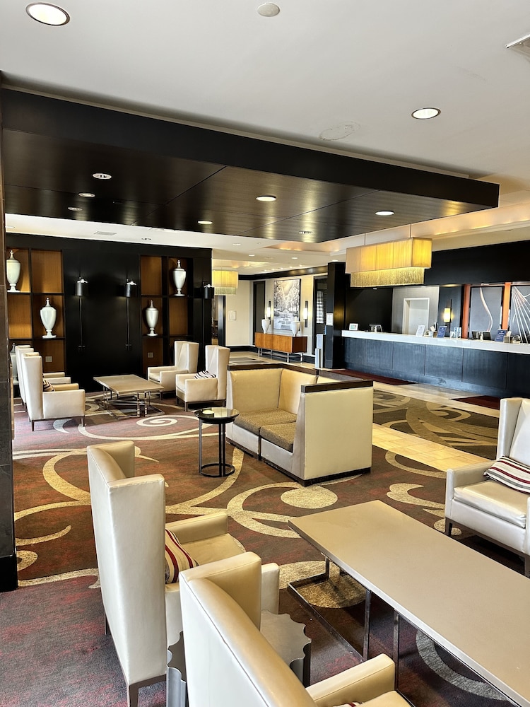 Hilton Kansas City Airport - photo 4