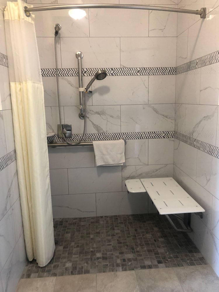 Triplodge Hotel Santa Clarita Valencia - photo 20