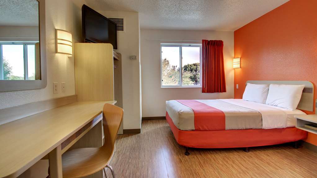 Motel 6 Springfield IL - photo 13