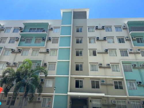 2 BR Condo for 4 in Dumaguete — 4-Star Luxury Hotel in Dumaguete, Philippines