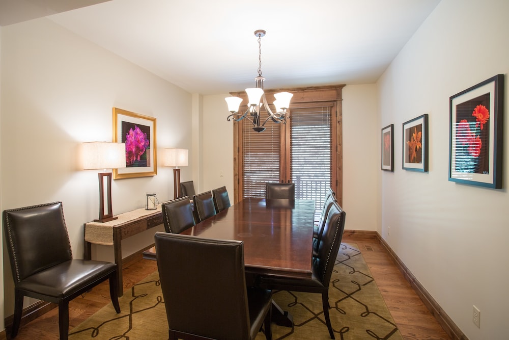 9201 Silver Aspen Five Bedroom Loft Luxury Townhome 4 Hotel Room - photo 16
