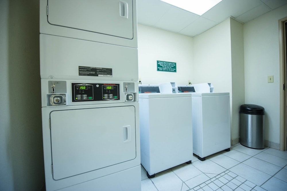 Greystone Inn and Suites - photo 15
