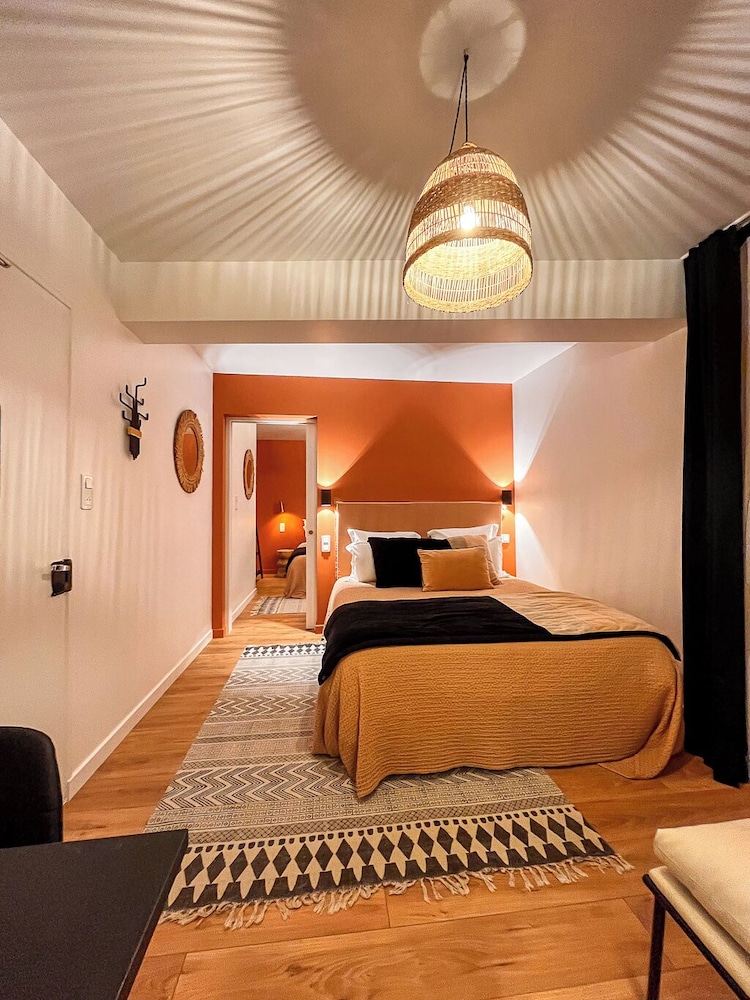 H tel du Commerce - carbon neutral hotel in Cluny