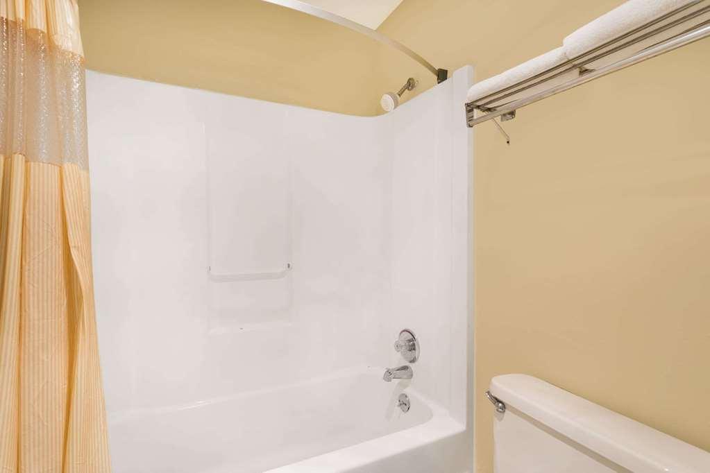 Days Inn Ashburn - photo 13