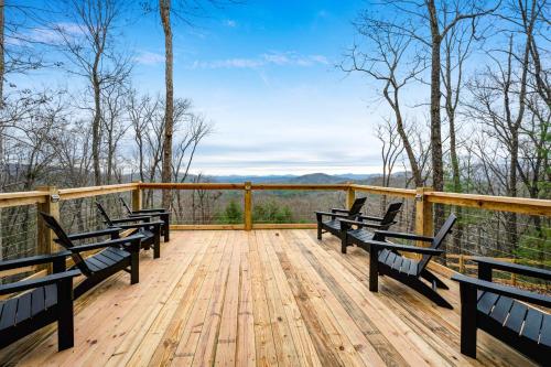 Yogi's Retreat — 4-Star Luxury Hotel in Blue Ridge, United States
