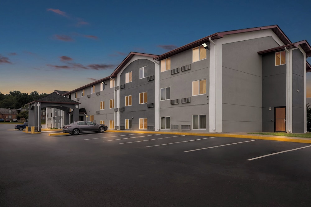 Red Roof Inn Huntsville AL - photo 33