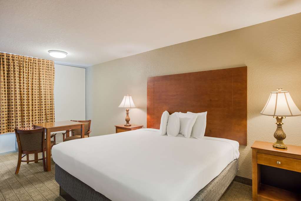 Econo Lodge Vidalia - photo 9