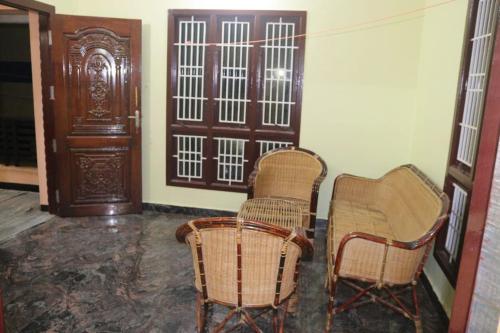 Royal Peters Holiday Homes Main Falls Coutralam — 4-Star Luxury Hotel in Kuttalam, India