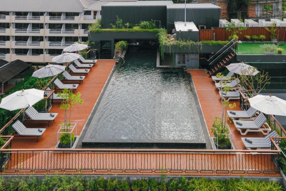Rak Elegant Hotel Patong — 4-Star Luxury Hotel in Phuket, Thailand