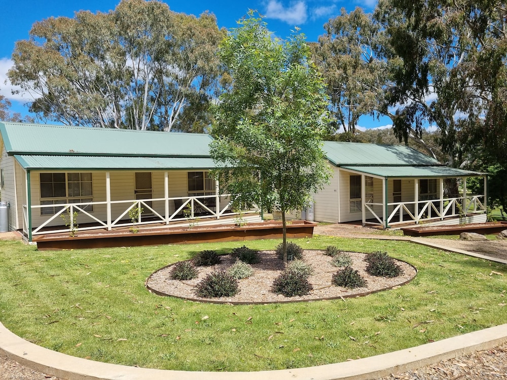 Golden Heritage Cottages in Beechworth, Australia