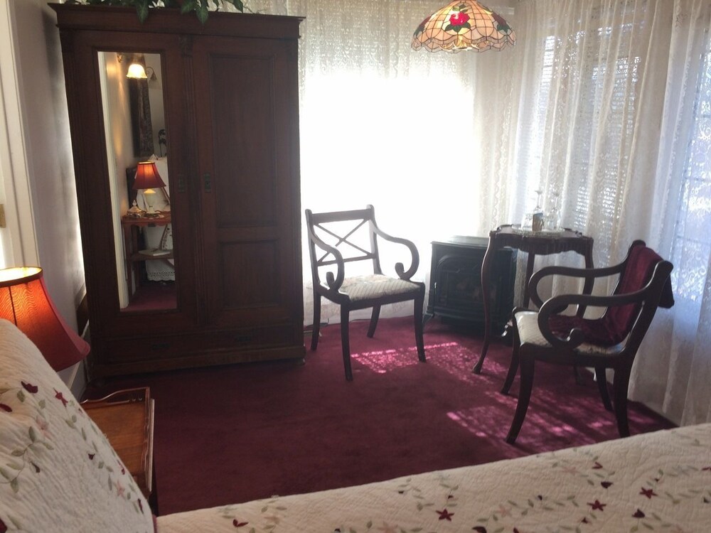 Barretta Gardens Inn - photo 9