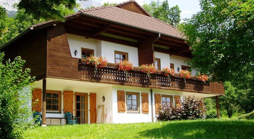 Ferienwohnungen Schloss Wasserleonburg — 4-Star Luxury Hotel in Feistritz An Der Gail, Austria