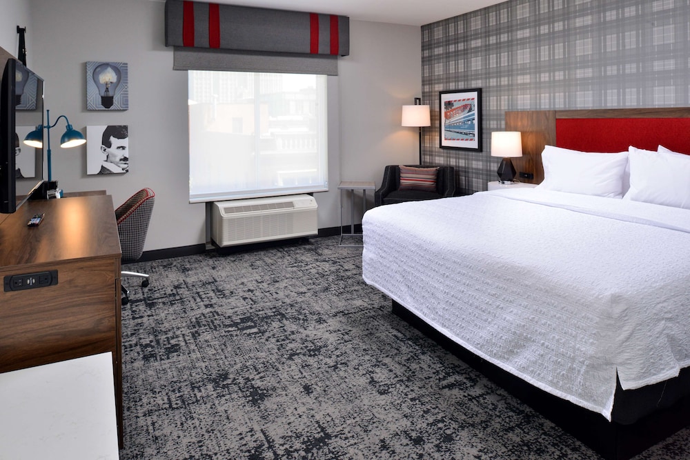 Hampton Inn & Suites Greensboro Downtown - photo 8