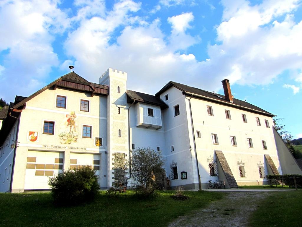 Aparthotel Schloss Thannegg - carbon neutral hotel in Groebming