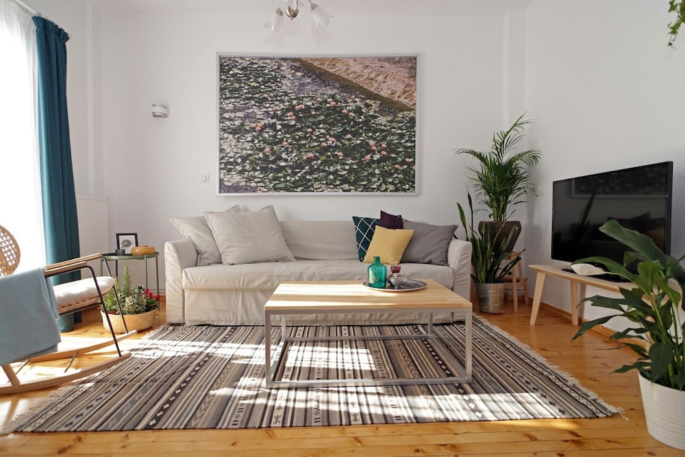 Lena's Central Relaxed Eco Apartment — 4-Star Luxury Hotel in Thessaloniki, Greece