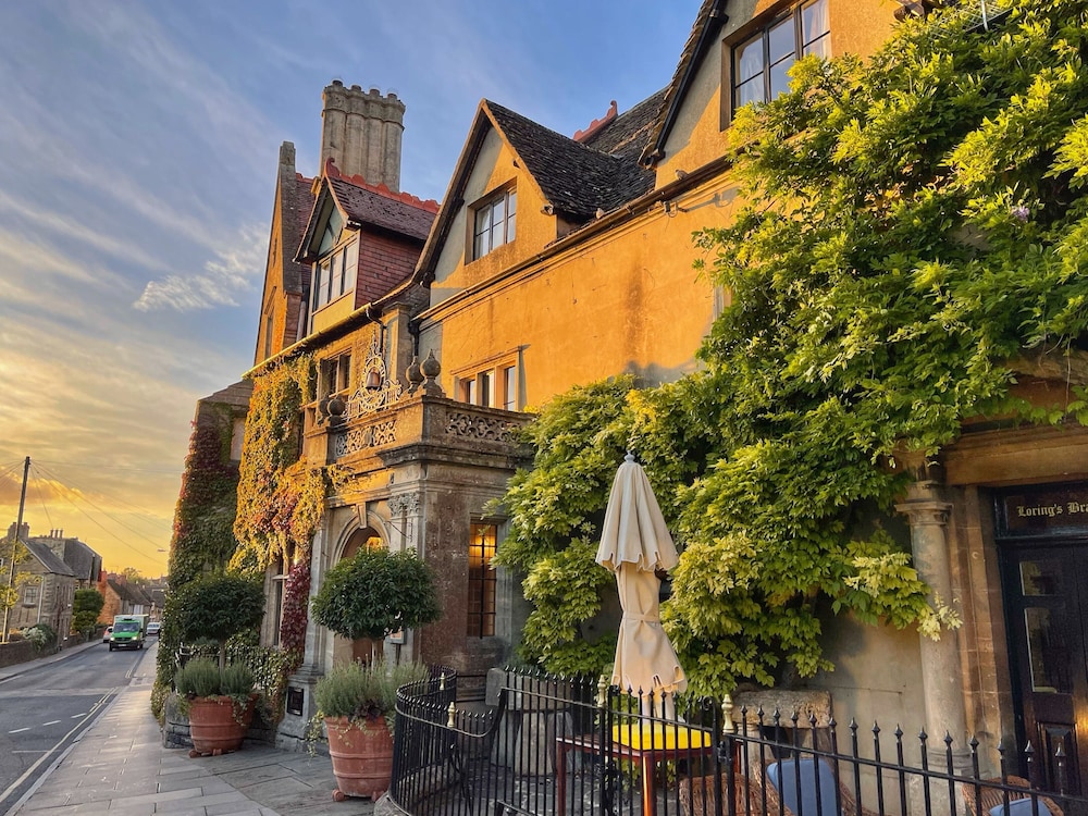 The Old Bell Hotel — hotel in Malmesbury
