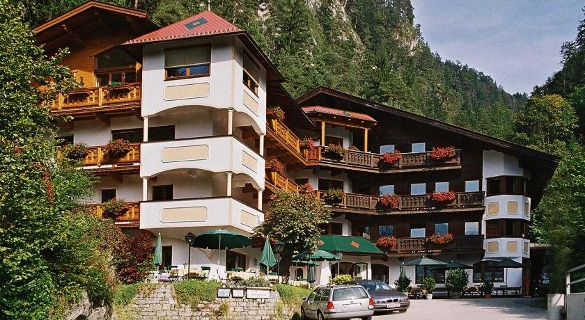 Hotel Gasthof Felsenkeller - carbon neutral hotel in Kufstein